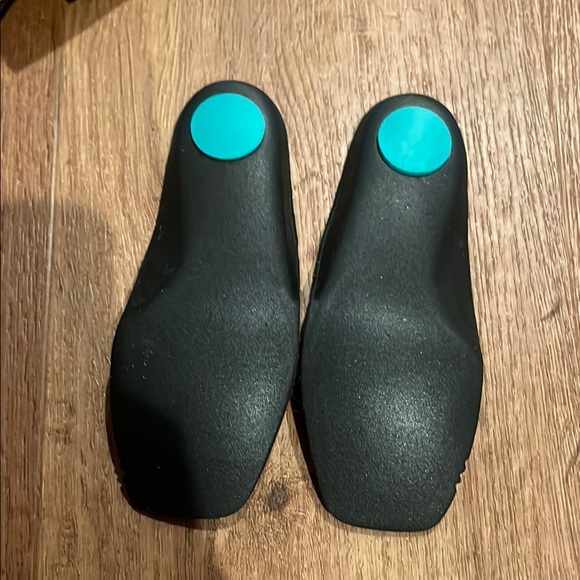 Ariat Brown Cowboy Boots with American Flag Design - Picture 11 of 16